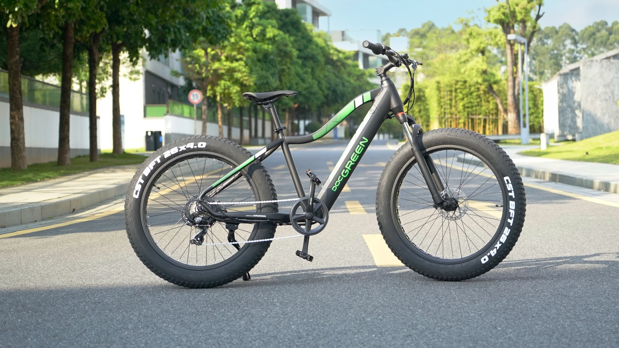 DocGreen_Fatbike_black_Lifestyle_2022 Doc Green Fatbike 2022